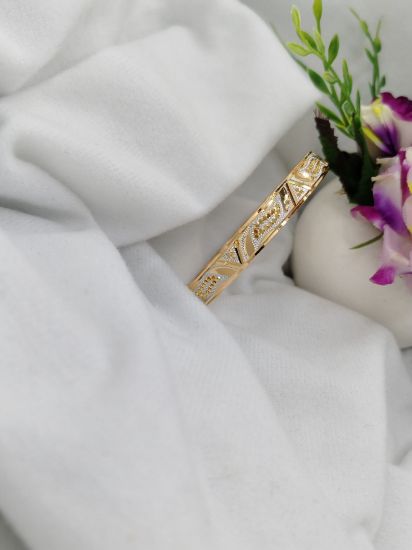 London-style gold bangle for women