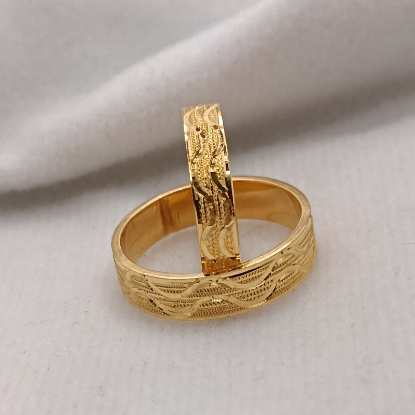 Personalized wedding ring bands for couples