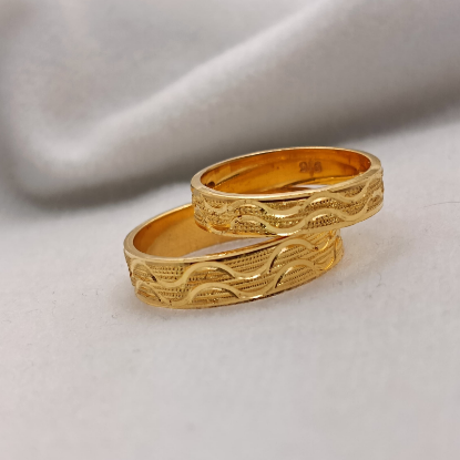  Handcrafted couple wedding bands