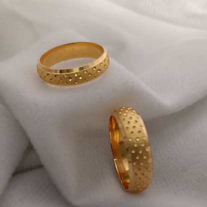 Picture of ORO-Z Gold Charming Mumbai Infinity Engagement Couple Band