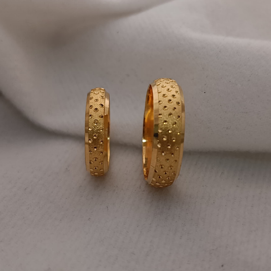 22K couple bands