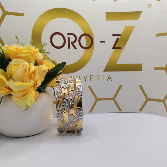 premium gold bangle for gifting