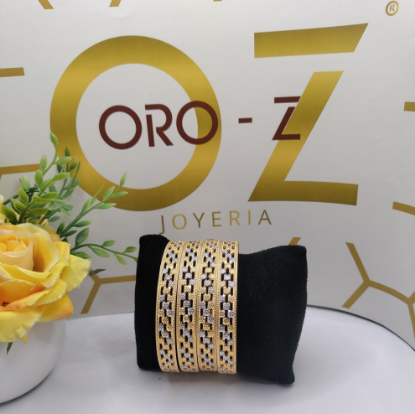 18K Elegant Gold Bangles