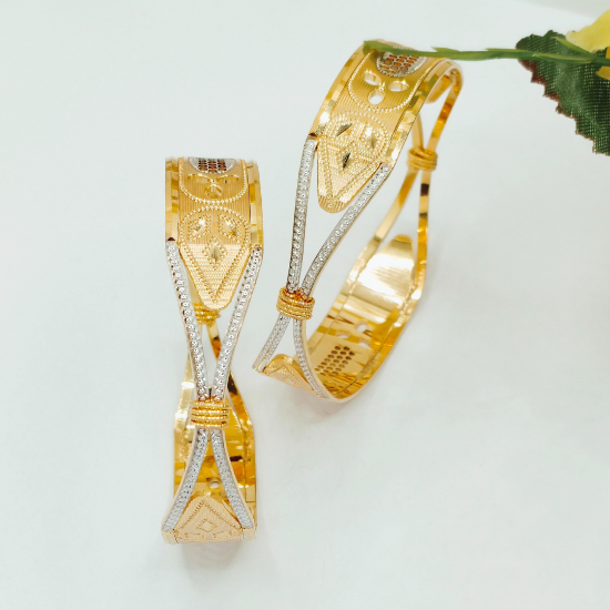 Stylish wire pattern bangles