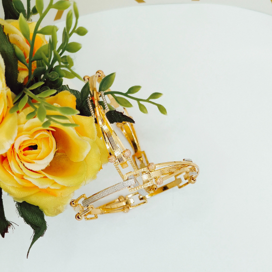 Trendy gold bangles