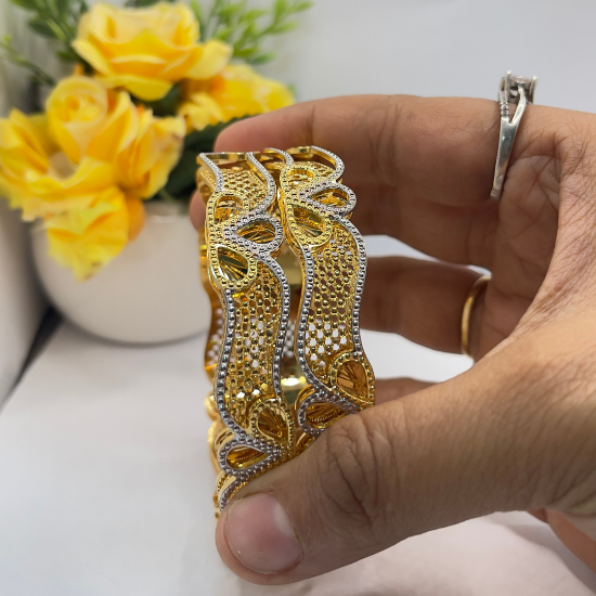 Tokyo style gold bangles