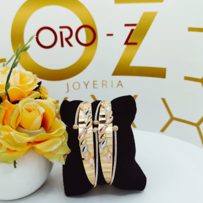 Picture of New Leaf Motif ORO-Z Gold CNC Tokyo Bangles