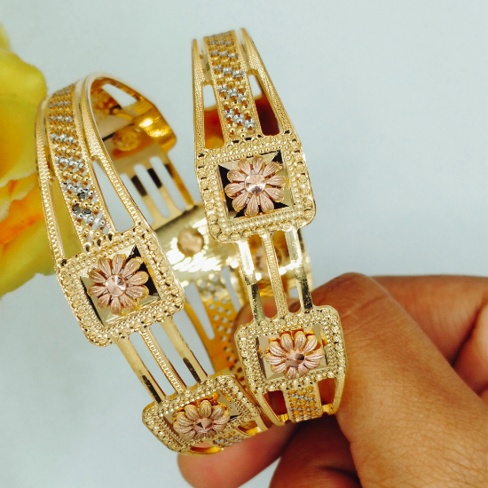 Picture of New London Radiant Motif Gold CNC Bangles