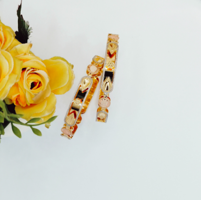 Trendy gold bangles