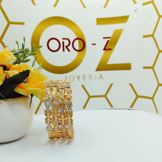 Leaf Mold Gold Bangles