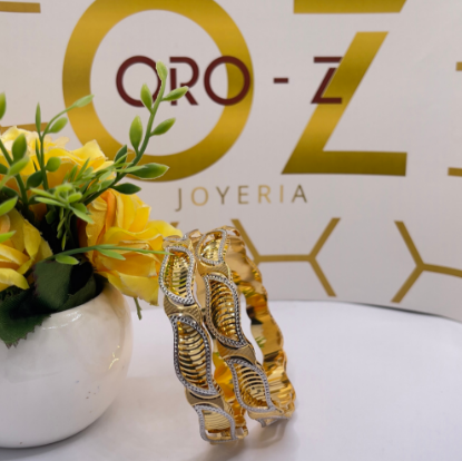 thick gold bangles design
