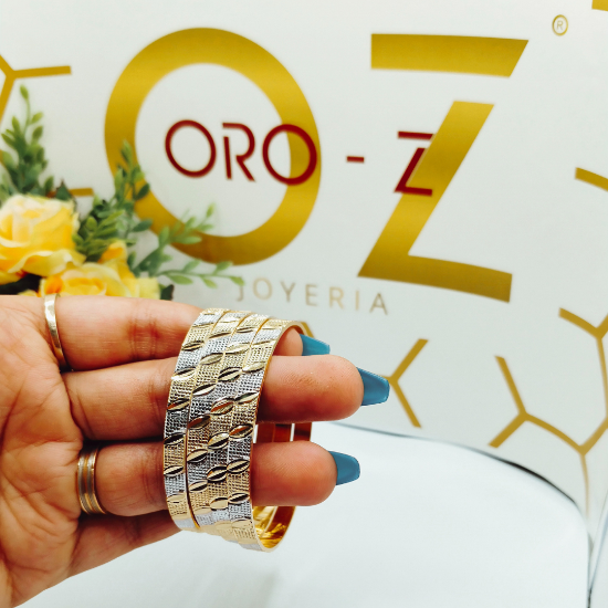 Picture of ORO-Z  Glisten CNC Gold London Bangles