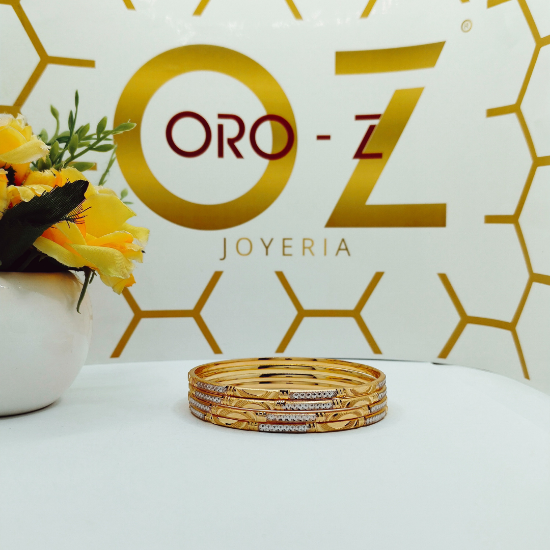 Mumbai Kanas gold bangles