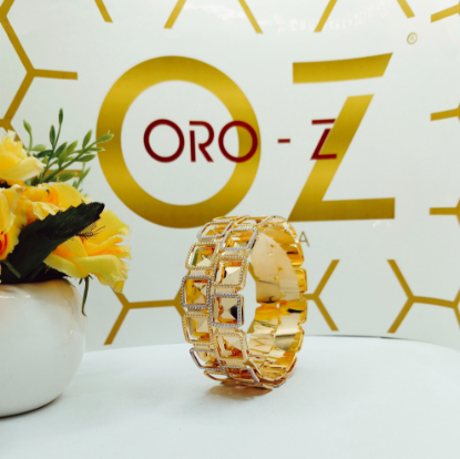 Dual-tone gold bangle