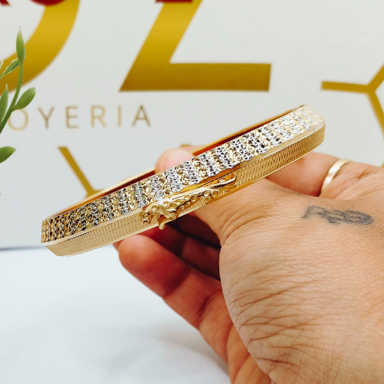 Wedding and bridal gold jewelry